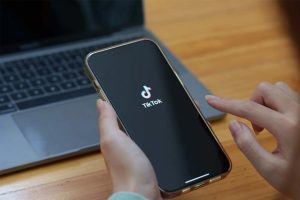 cocuk-verilerini-izinsiz-toplayan-tiktoka-kvkkdan-idari-para-cezasi-verildi
