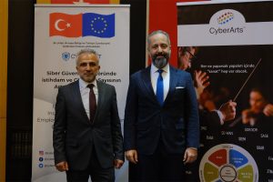 cyberarts-ceosu-erdem-eris-sivas-cumhuriyet-universitesi-siber-guvenlik-kariyer-gunlerinde-genclere-ilham-verdi